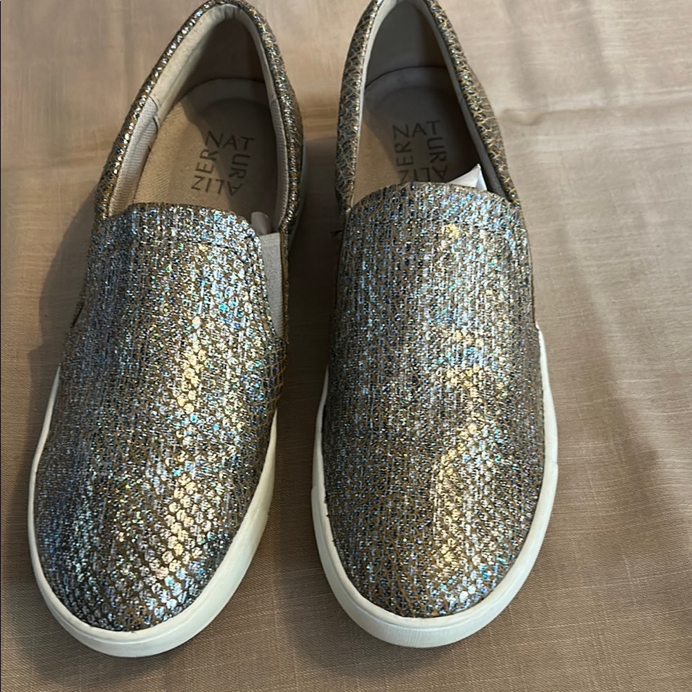 Naturalizer Slip-On Sneakers - Picture 3 of 8